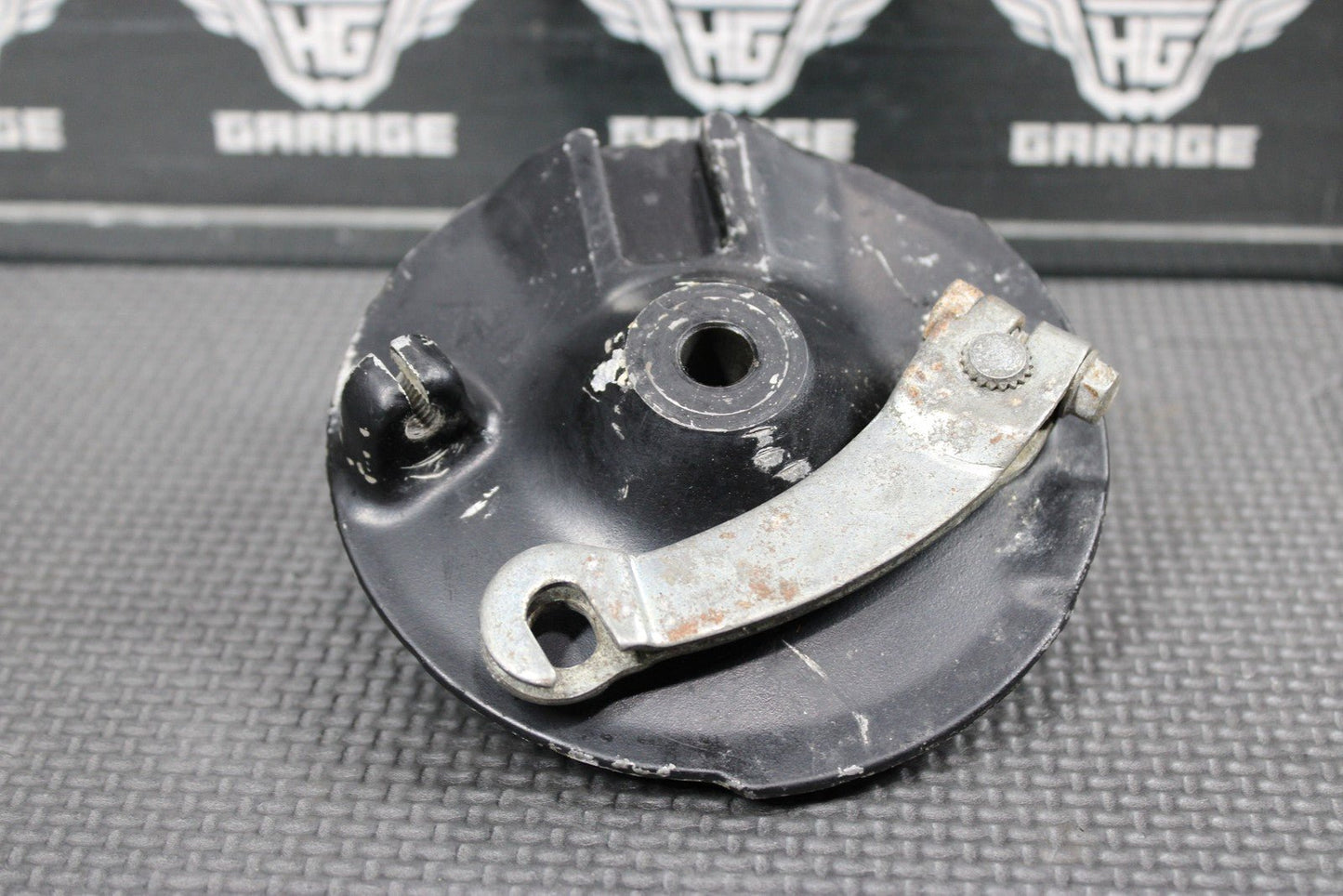 1985 YAMAHA PW80 OEM FRONT BRAKE DRUM ASSEMBLY 1YT - 25351 - 00 - 00 - hggarage