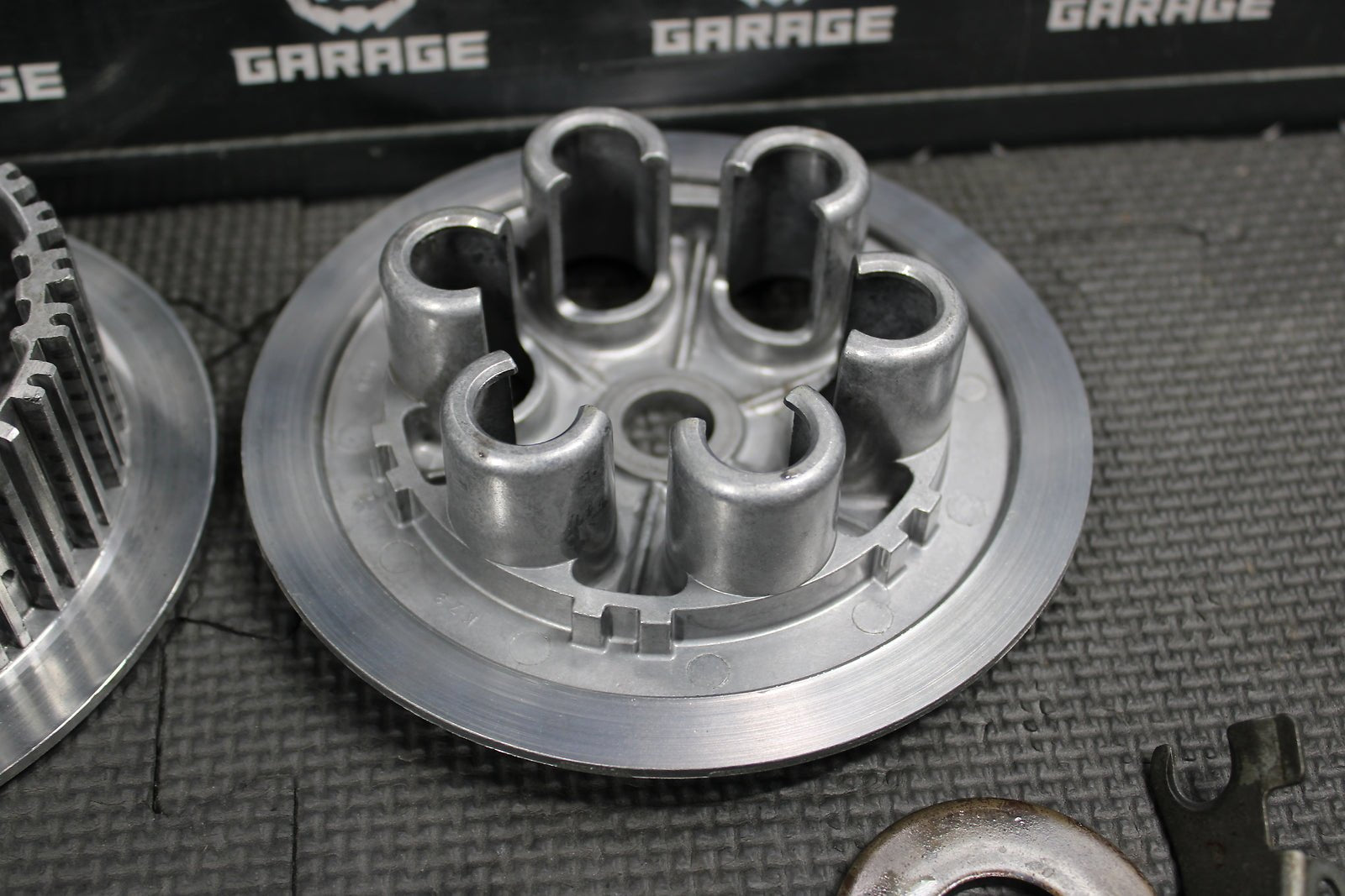 2002 HONDA CRF450R OEM COMPLETE CLUTCH W PLATES BASKET HUB 22100 - MEB - 305 - hggarage