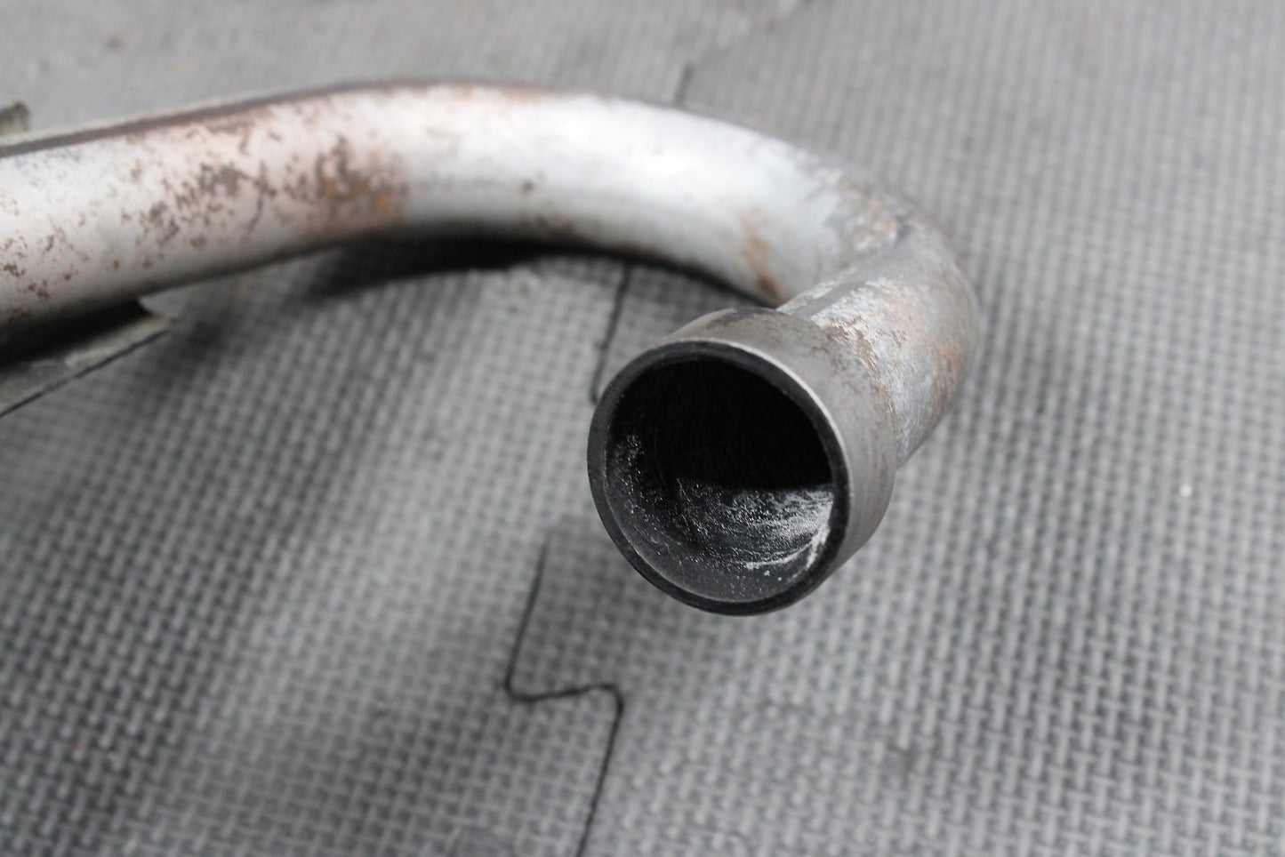 2002 Honda XR200R OEM Exhaust Pipe Chamber Header 18311 - KT0 - 670 - hggarage