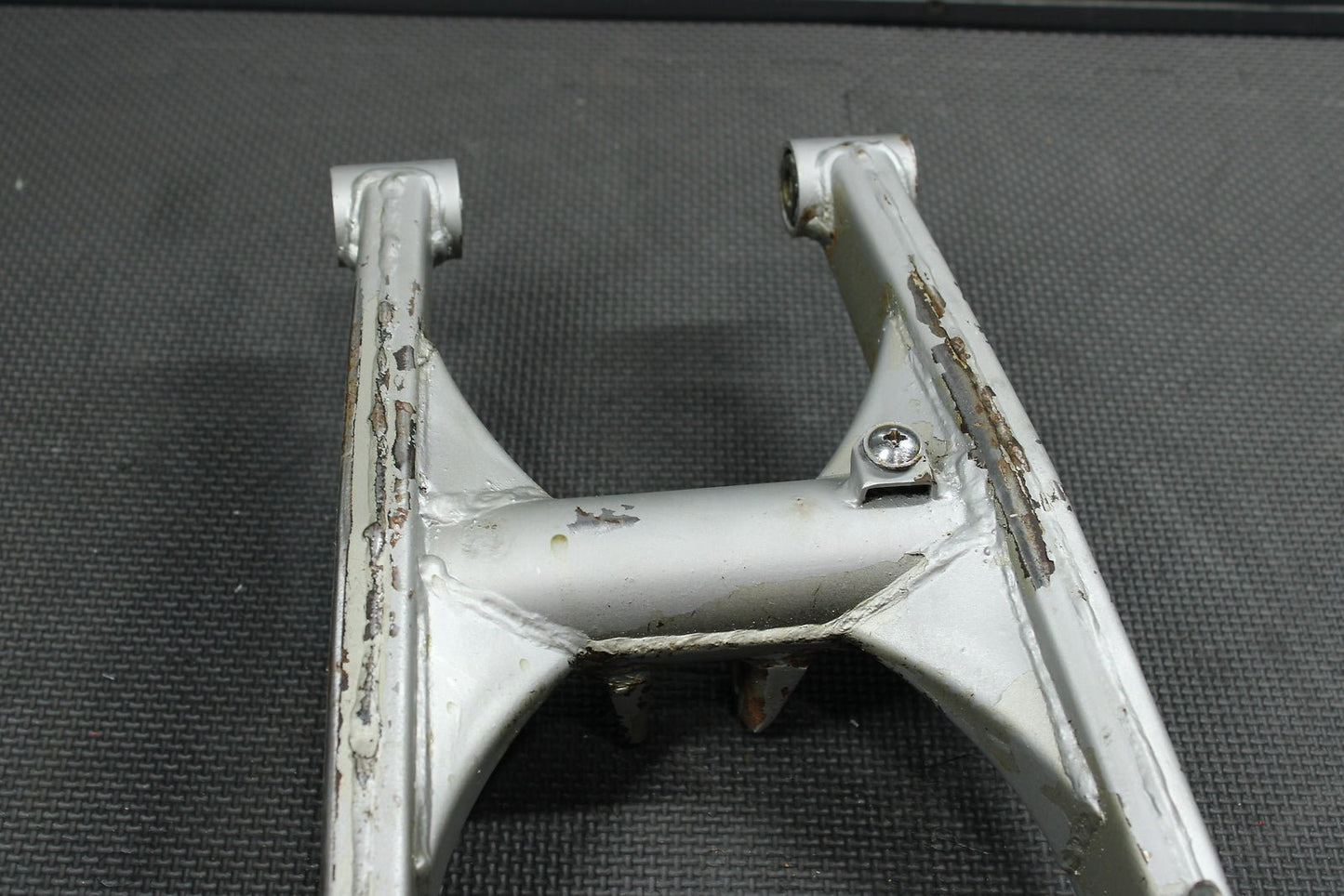 1998 Kawasaki KX60 OEM Swingarm Swing Arm Suspension 33001 - 1307 - Tx - hggarage