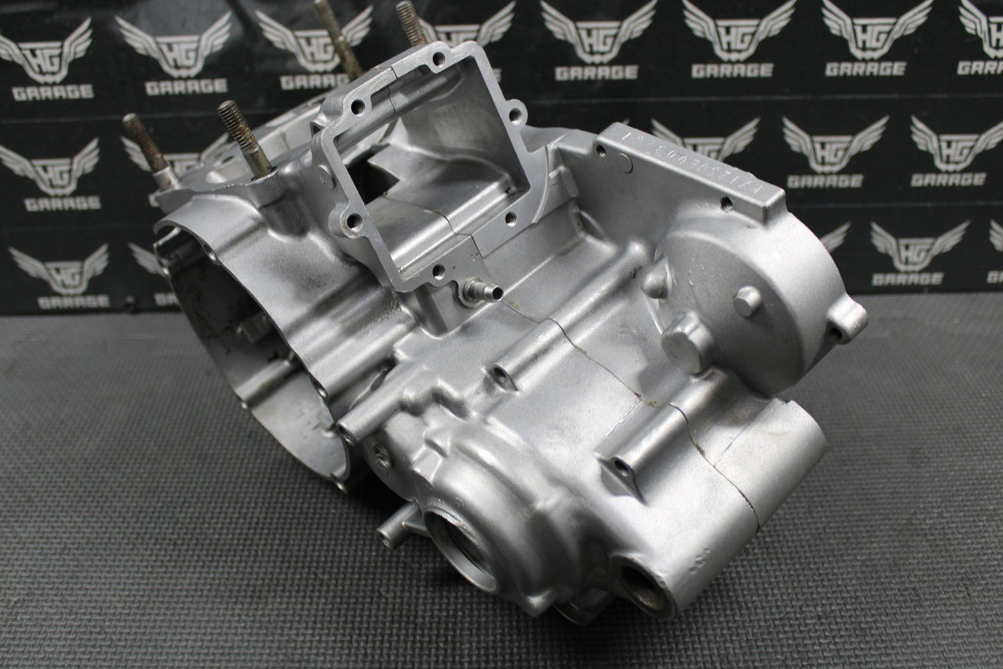 1992 KAWASAKI KX125 OEM LEFT RIGHT ENGINE MOTOR CRANKCASE CRANK CASES 14001 - 5314 - hggarage