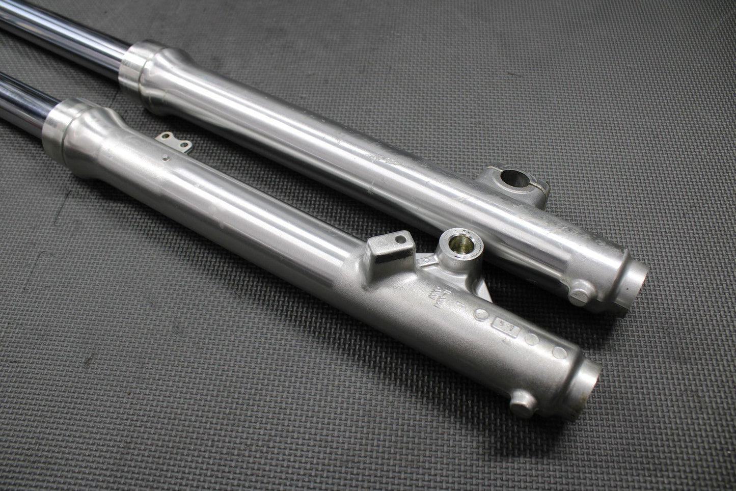 2002 95 - 02 HONDA XR200R OEM RIGHT LEFT FRONT SUSPENSION FORKS SHOCKS DAMPERS - hggarage