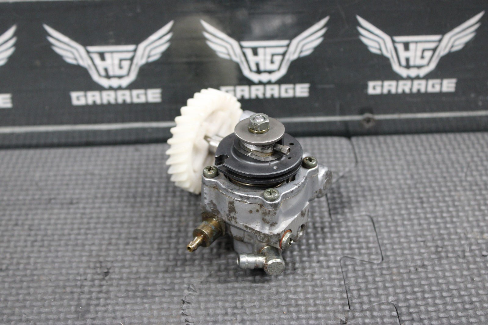1997 YAMAHA 90 - 00 RT100 OEM ENGINE MOTOR OIL PUMP 3UL - 13101 - 00 - 00 - hggarage