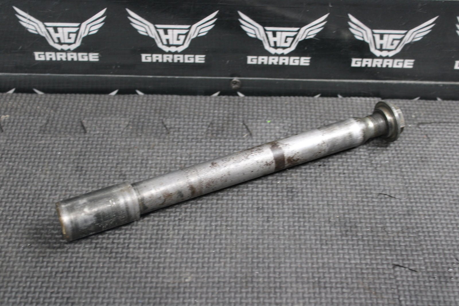 1999 YAMAHA YZ250 OEM FRONT WHEEL RIM AXLE PIVOT BOLT 5BE - 25181 - 00 - 00 - hggarage