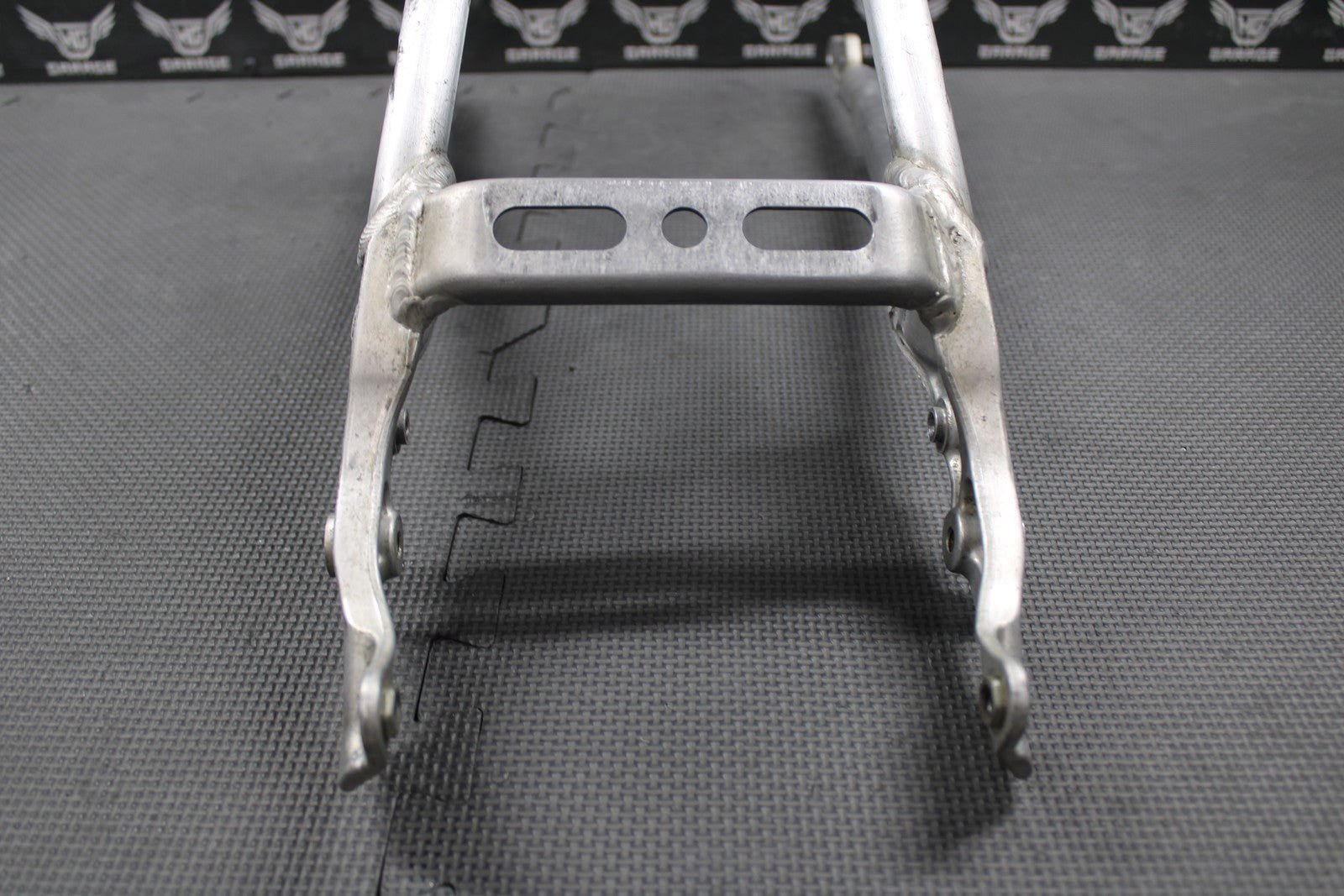 2008 06 - 09 HONDA CRF250R OEM REAR BACK FRAME SUBFRAME DUAL MUFFLER 50200 - KRN - 850 - hggarage