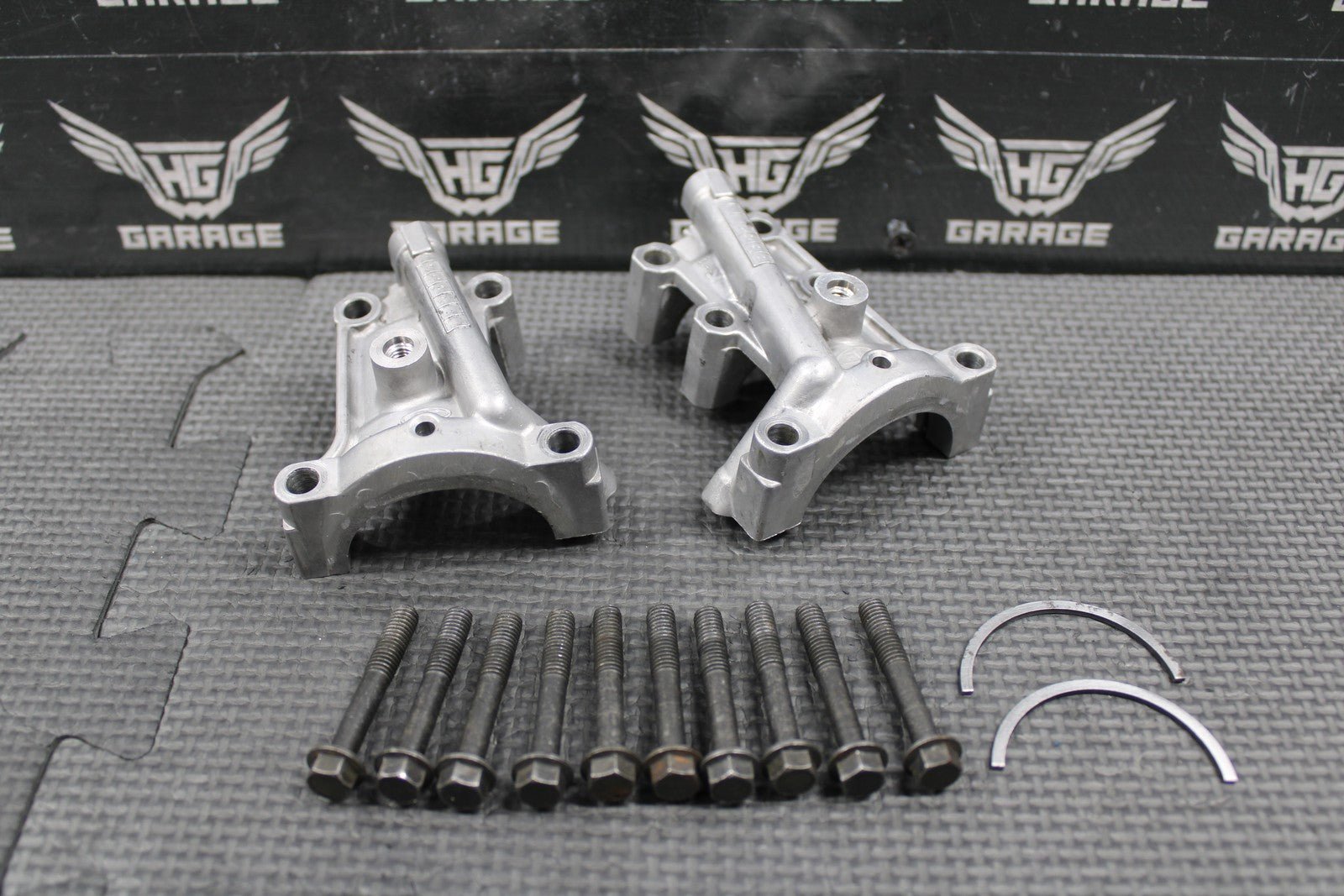 2003 YAMAHA 03 - 05 YZ450F WR450F OEM CYLINDER HEAD CAM CAPS CAMSHAFT TOWERS BOLTS - hggarage