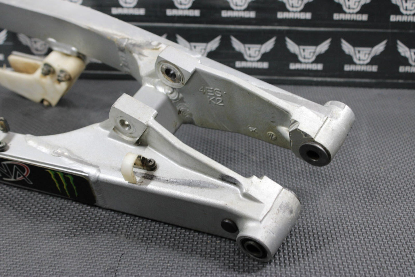 2007 03 - 18 YAMAHA YZ85 OEM SWINGARM SWING ARM SUSPENSION 5PA - 22110 - 00 - 00 - hggarage