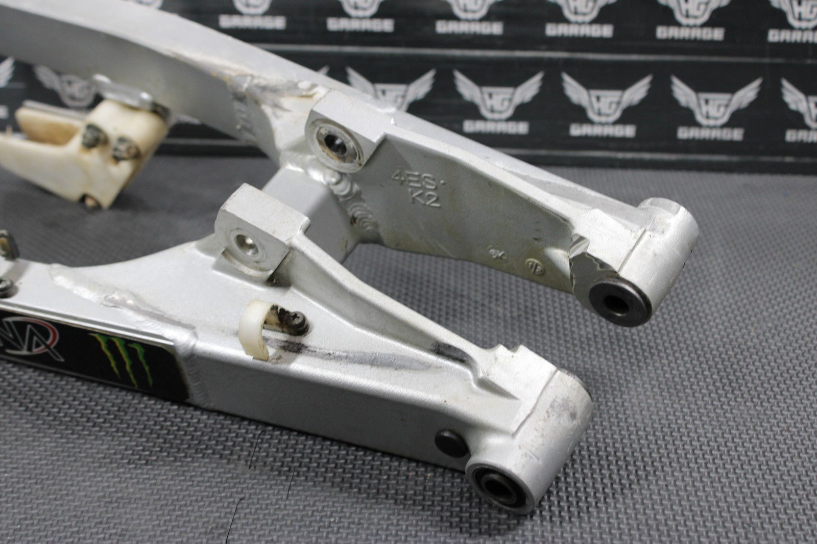 2007 03 - 18 YAMAHA YZ85 OEM SWINGARM SWING ARM SUSPENSION 5PA - 22110 - 00 - 00 - hggarage