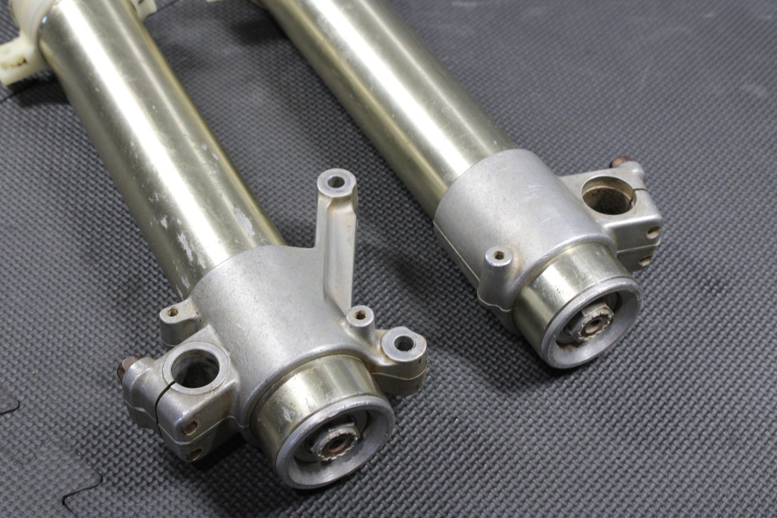 2000 SUZUKI 00 - 04 DRZ400 OEM RIGHT LEFT FRONT SUSPENSION FORKS SHOCKS DAMPERS - hggarage