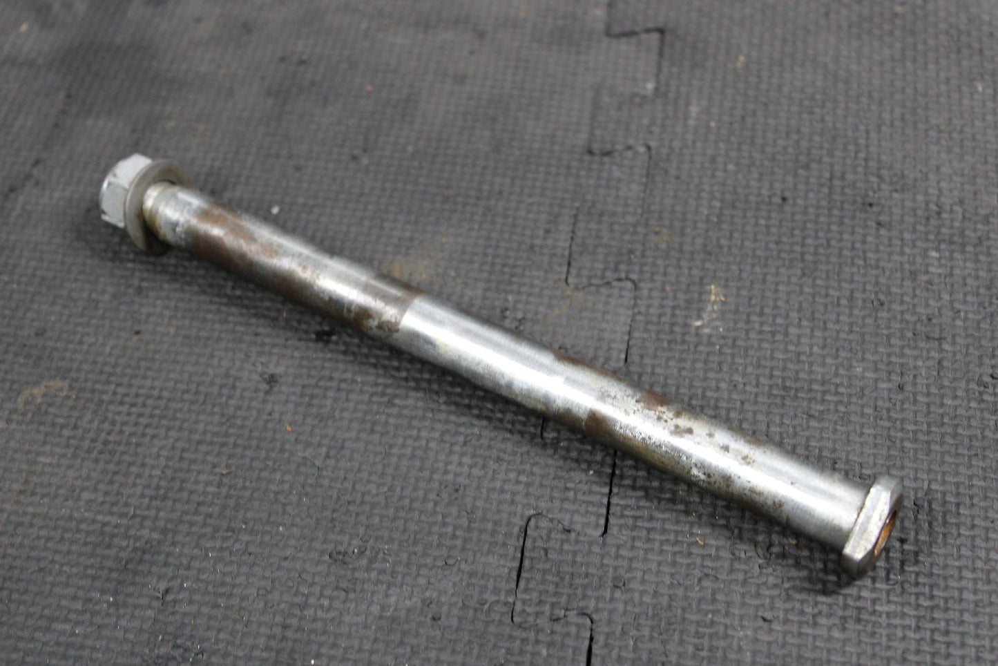 2007 YAMAHA YZ450F OEM FRONT WHEEL RIM AXLE PIVOT BOLT SWINGARM BOLT - hggarage