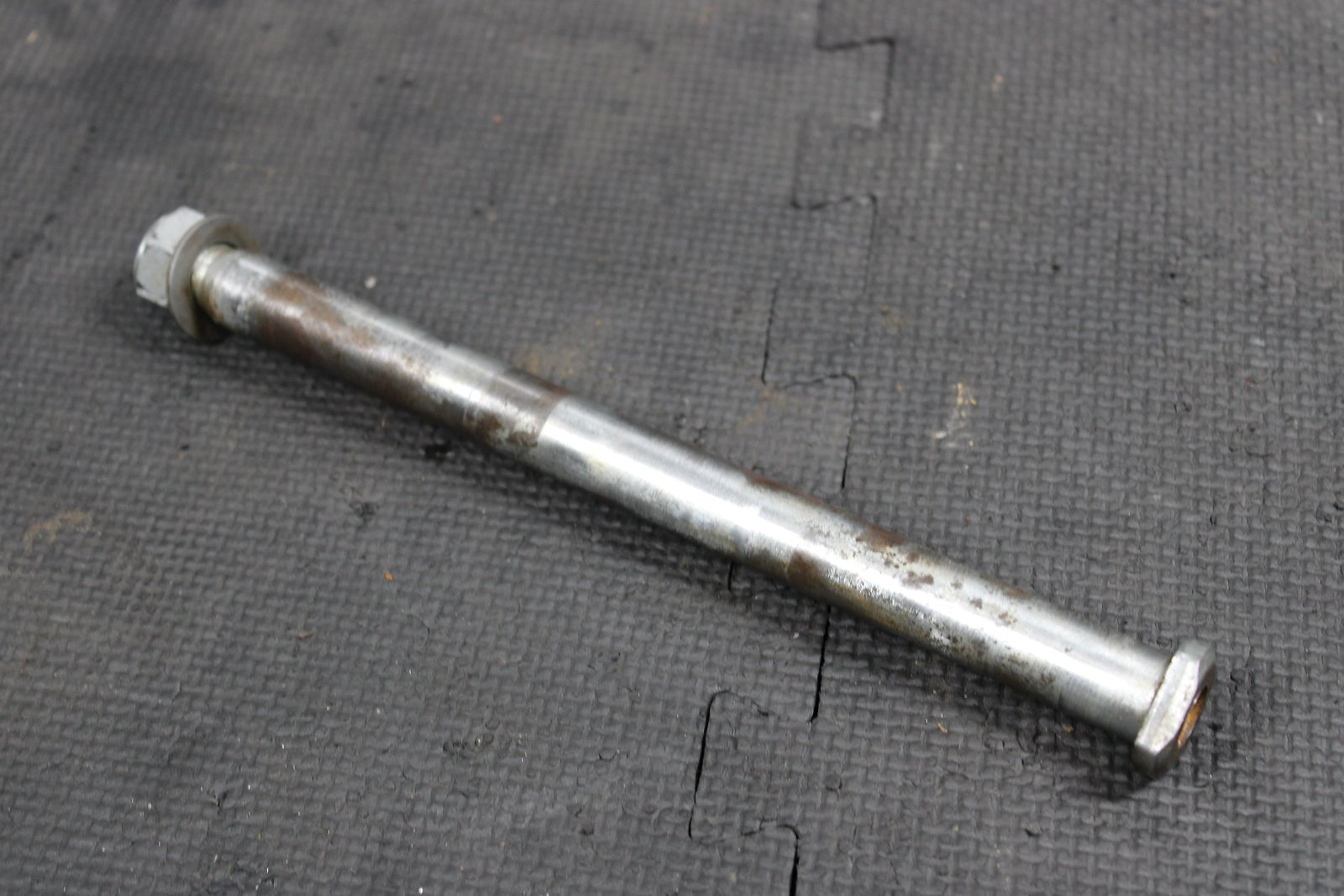 2007 YAMAHA YZ450F OEM FRONT WHEEL RIM AXLE PIVOT BOLT SWINGARM BOLT - hggarage