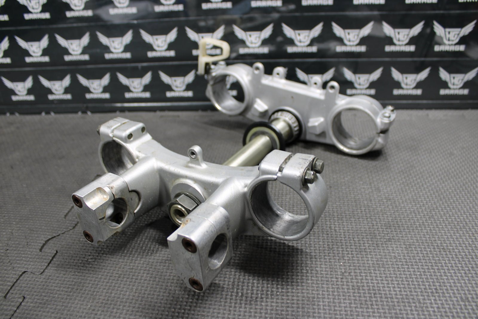 2002 YAMAHA YZ250F OEM FRONT FORKS LOWER UPPER TRIPLE TREE STEM CLAMP FAT BAR - hggarage