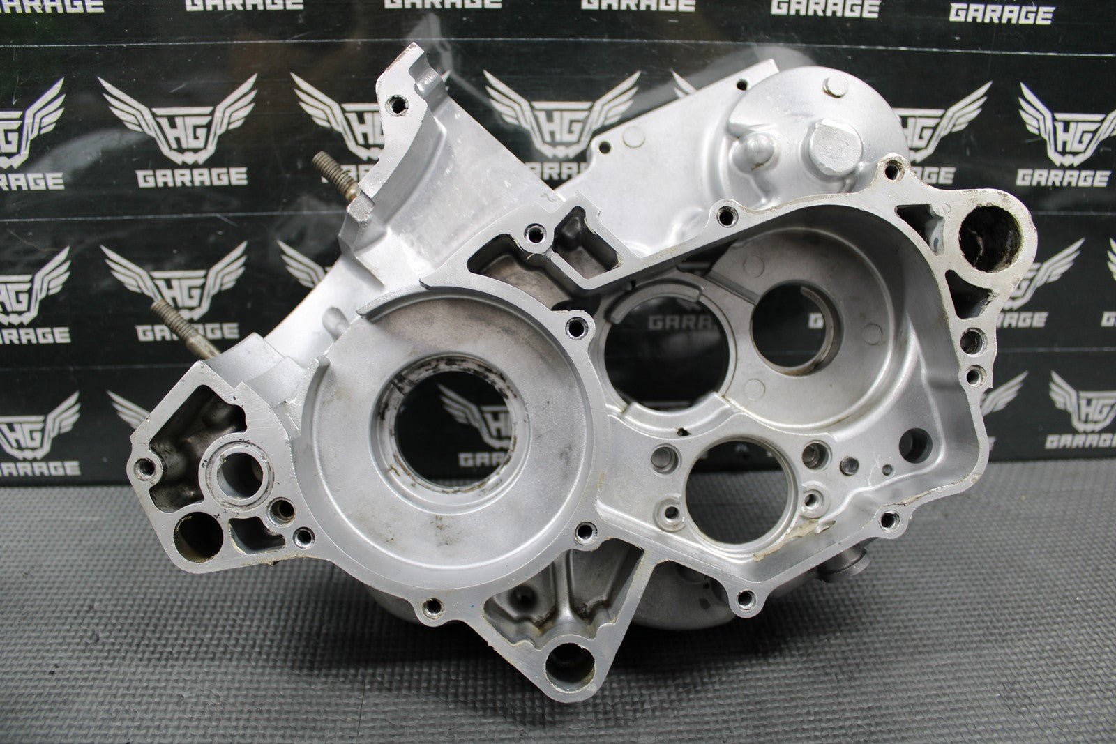 1992 KAWASAKI KX125 OEM LEFT RIGHT ENGINE MOTOR CRANKCASE CRANK CASES 14001 - 5314 - hggarage