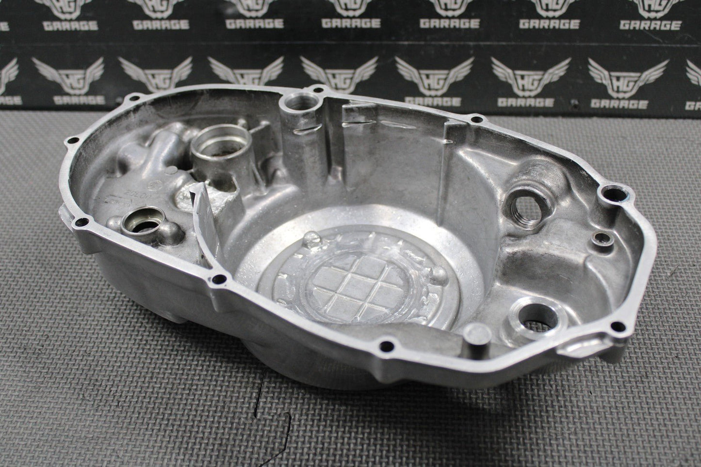 2001 YAMAHA BANSHEE 350 OEM POLISHED RIGHT CASE OUTER CLUTCH COVER 2GU - 15421 - 00 - hggarage
