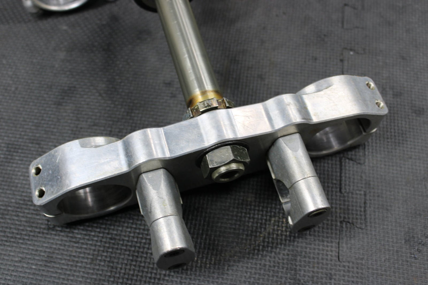 2000 YAMAHA YZ426F OEM FRONT FORKS LOWER BILLET UPPER TRIPLE TREE STEM - hggarage