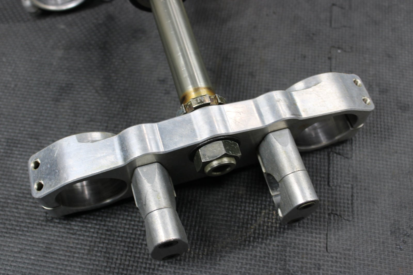 2000 YAMAHA YZ426F OEM FRONT FORKS LOWER BILLET UPPER TRIPLE TREE STEM - hggarage