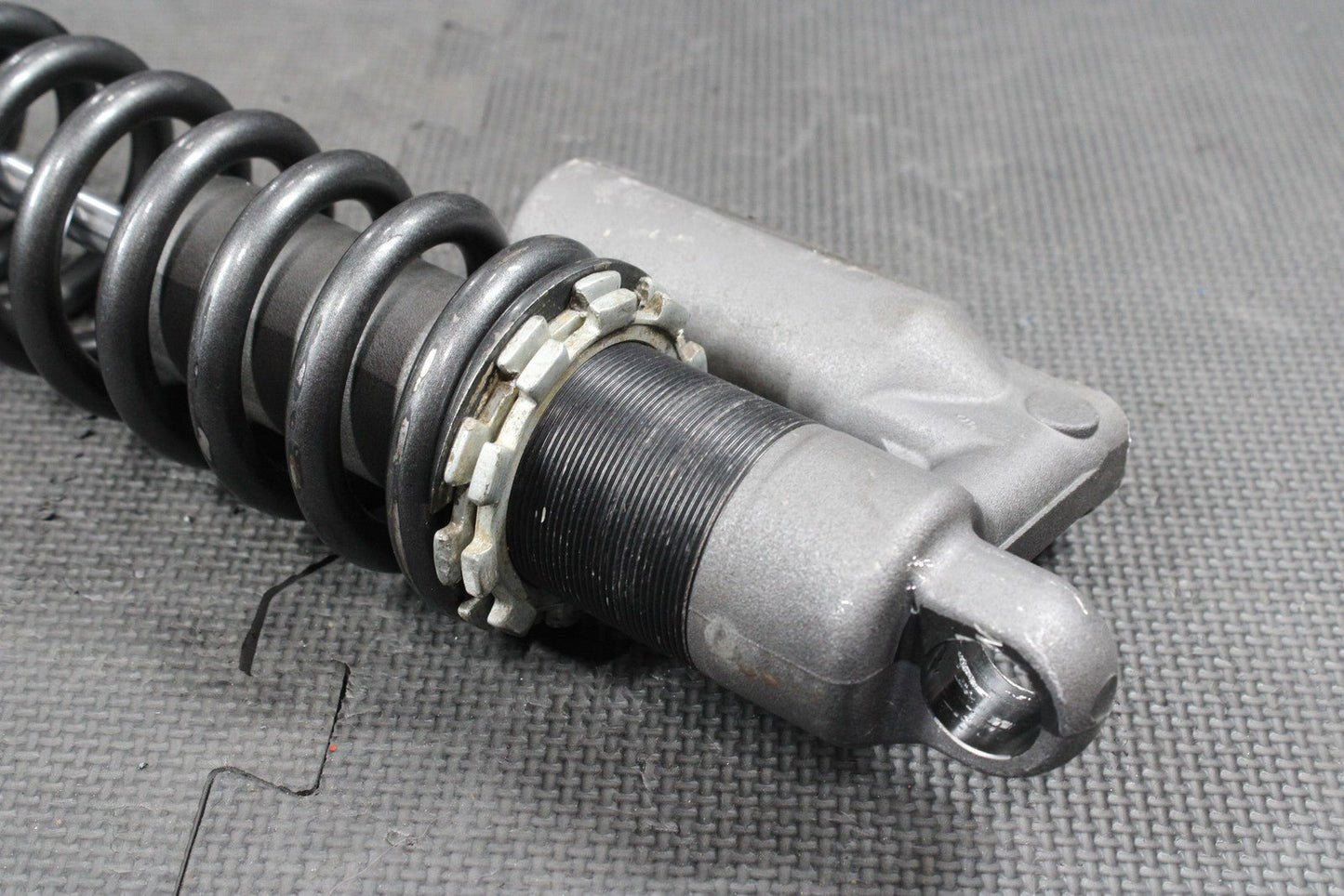 2014 KAWASAKI KX100 14 - 17 OEM REAR BACK SHOCK ABSORBER SUSPENSION 45014 - 0562 - 37M - hggarage