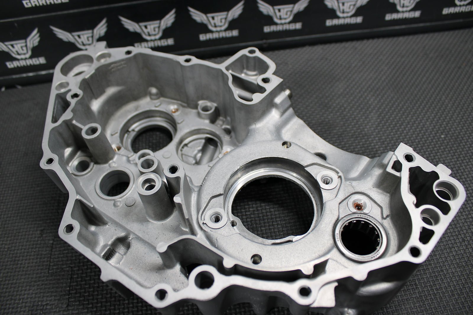 2002 Yamaha WR426F YZ426F OEM Left Side Crankcase Crank Case Half Bottom End - hggarage