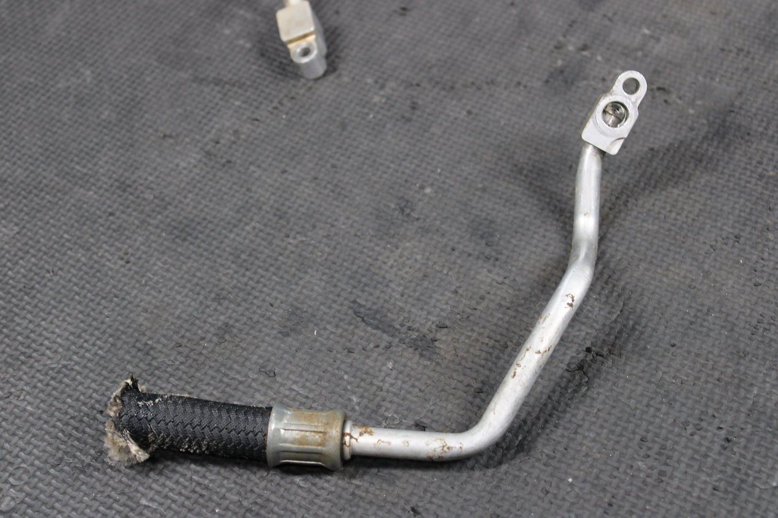 2005 Yamaha YZ250F OEM Engine Motor Oil Pump Feed Line Pipe Assembly 5NL - 13161 - 2 - hggarage