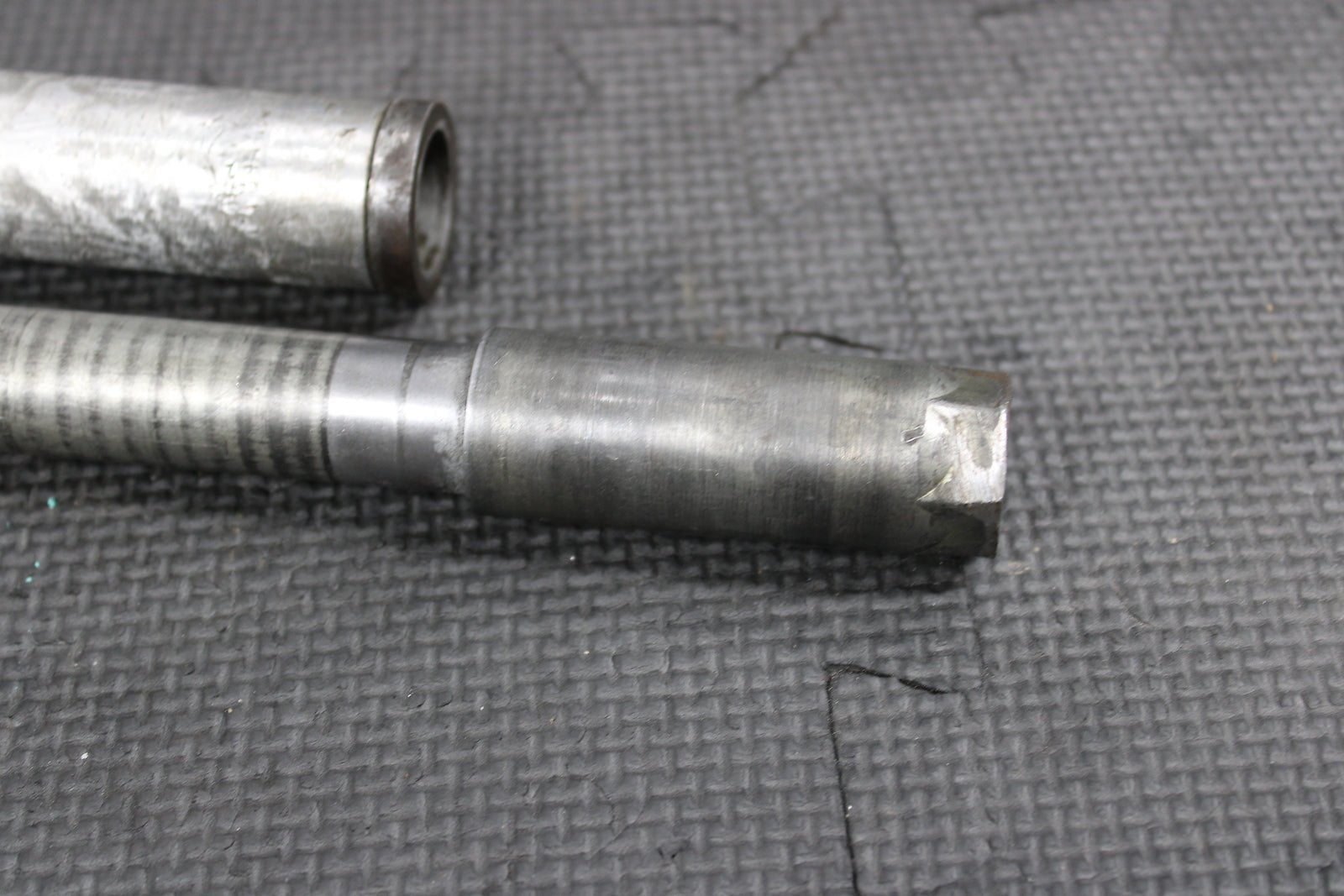 1999 SUZUKI 96 - 00 RM250 OEM FRONT WHEEL RIM AXLE PIVOT BOLT 54711 - 36E00 - hggarage