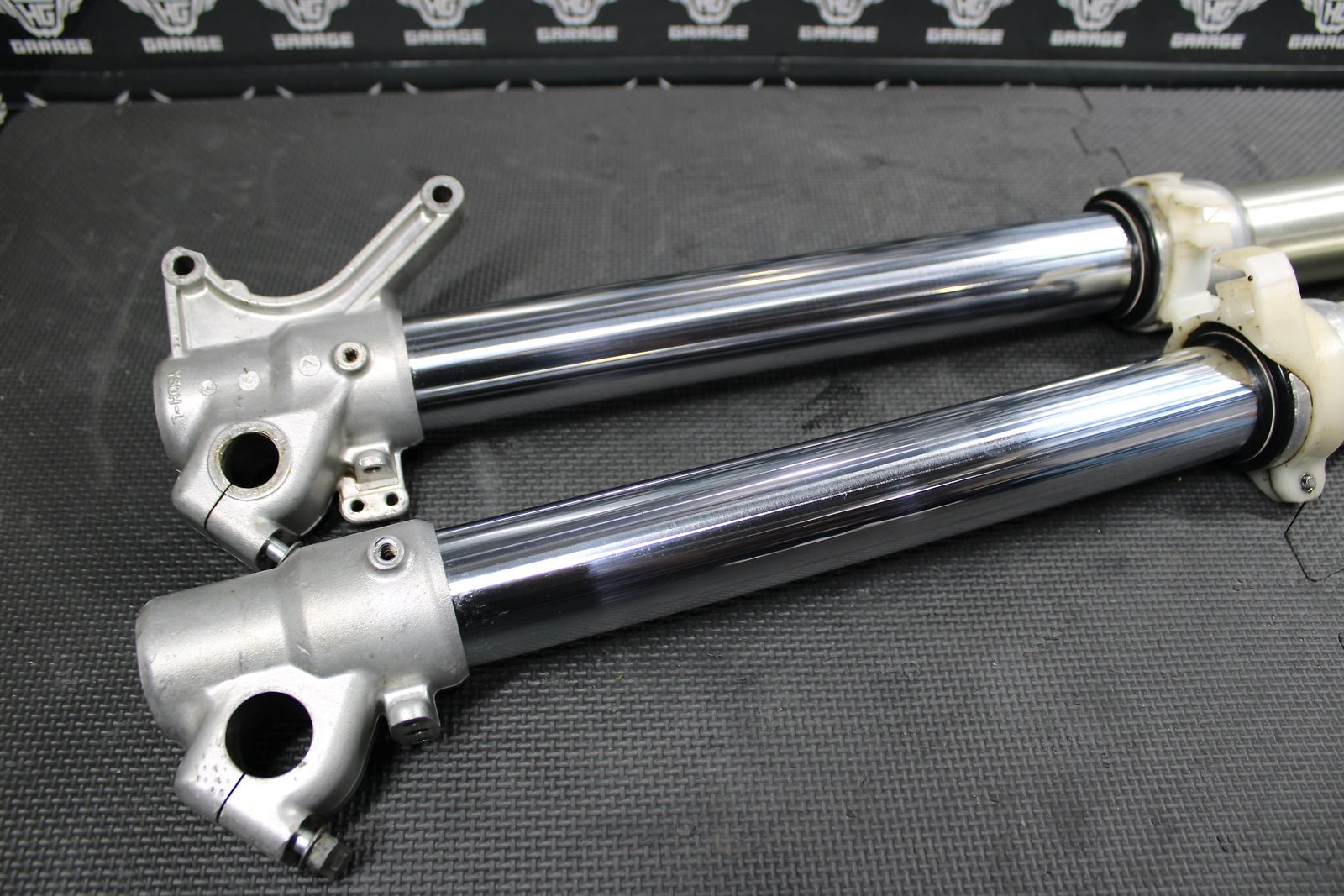 1998 YAMAHA YZ125 OEM RIGHT LEFT FRONT SUSPENSION FORKS SHOCKS 5DH - 23103 - 00 - 00 - hggarage