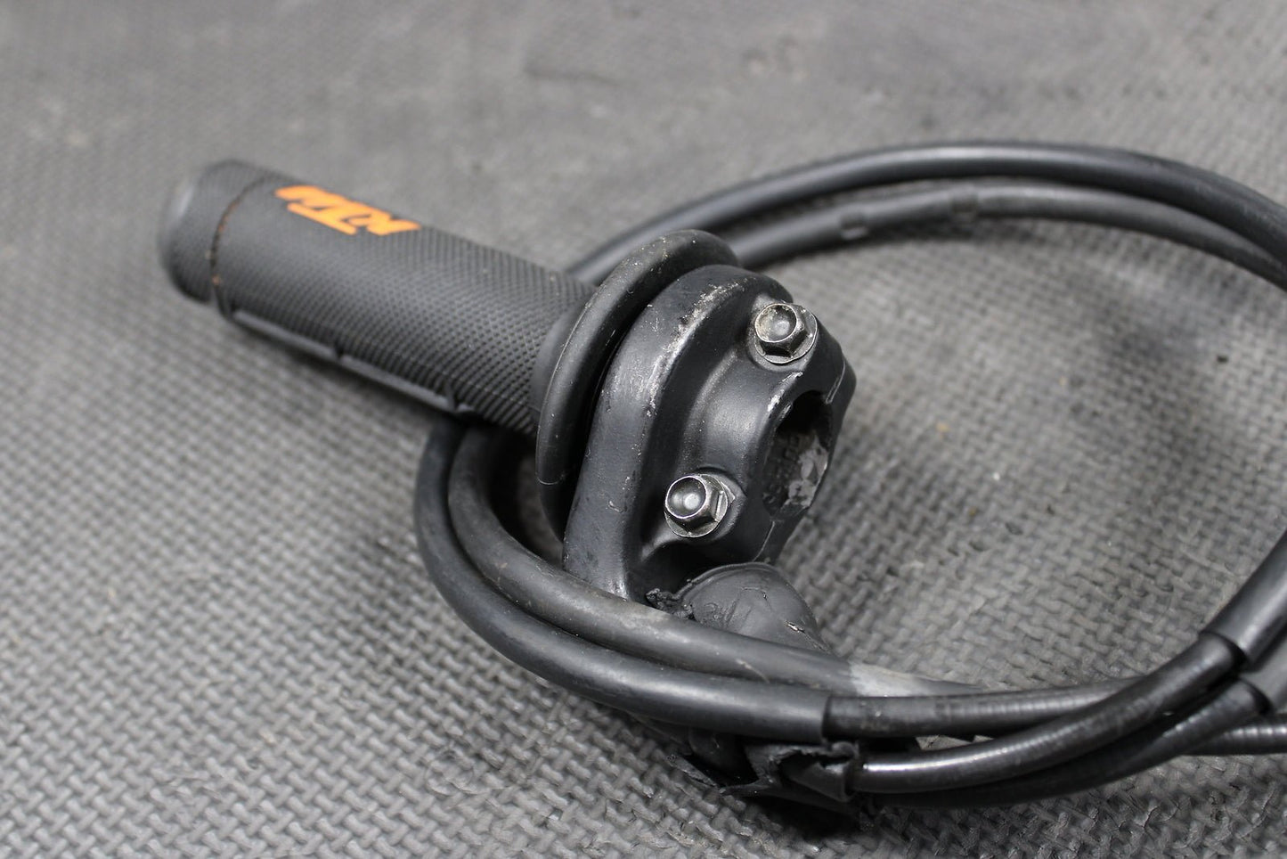 2006 KTM 450SX OEM Right Throttle Grip 59002091300 78102010100 - hggarage