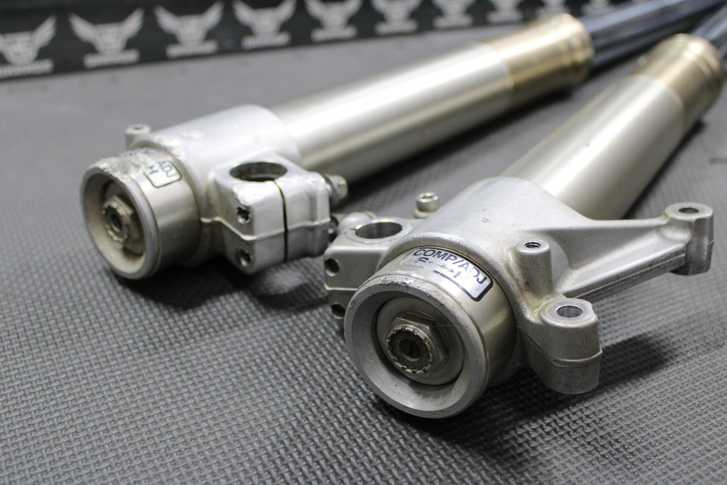 2003 KAWASAKI KLX400SR OEM SHOWA RIGHT LEFT FRONT SUSPENSION FORKS SHOCKS GOOD! - hggarage