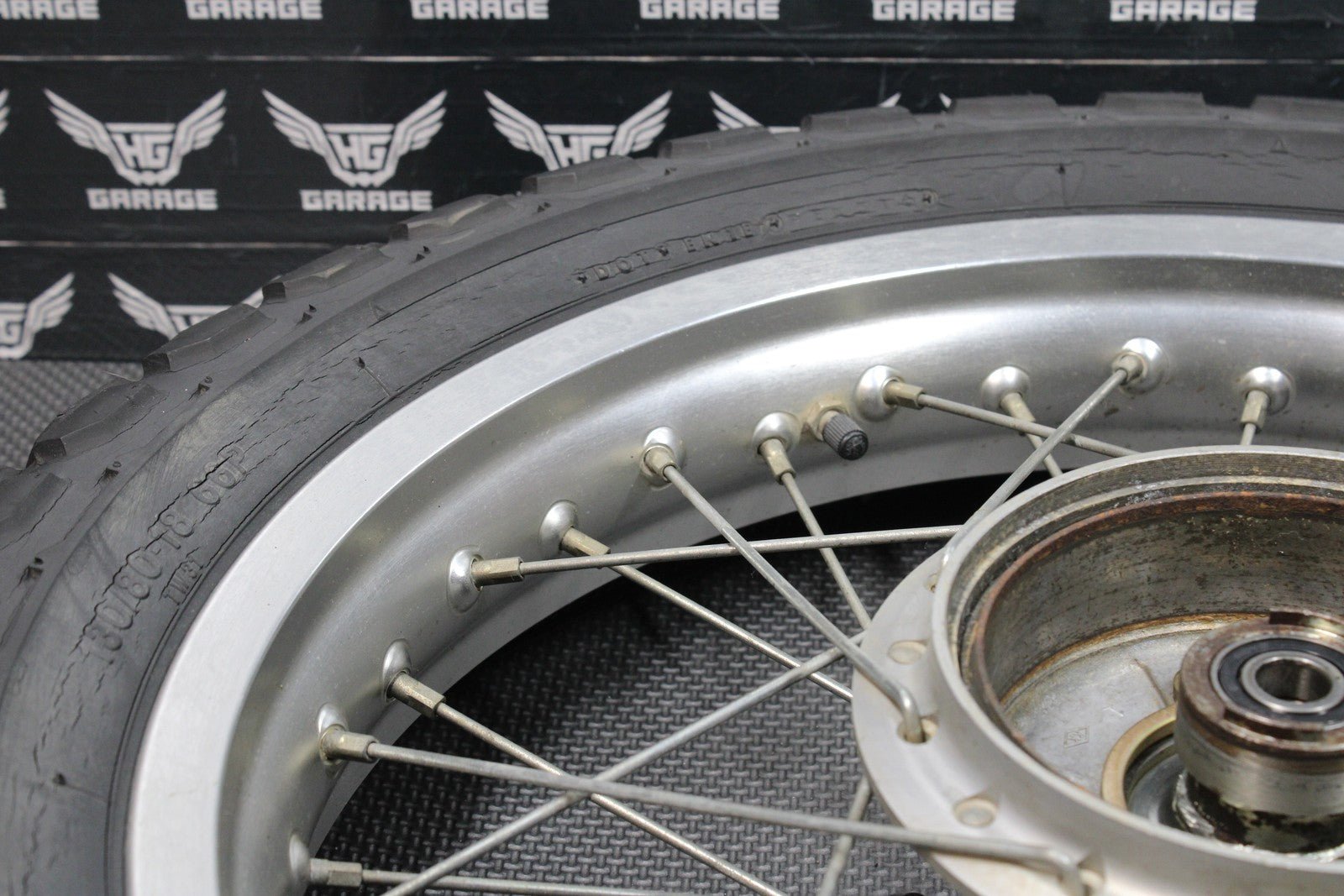 1987 YAMAHA TW200 OEM 18 X 2.50 FRONT WHEEL RIM 2JX - 25111 - 00 - 00 94425 - 18446 - 00 - hggarage