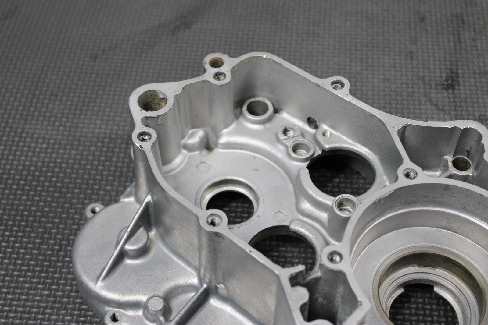 2001 KAWASAKI 01 - 05 KX100 KX85 OEM LEFT RIGHT ENGINE MOTOR CRANKCASE CRANK CASES - hggarage