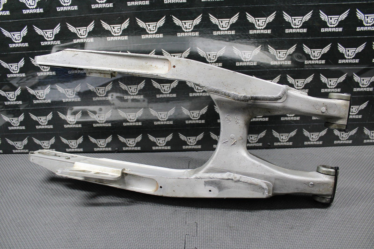 1988 HONDA CR125R OEM SWINGARM SWING ARM REAR SUSPENSION 52000 - KS6 - 830 GOOD! - hggarage