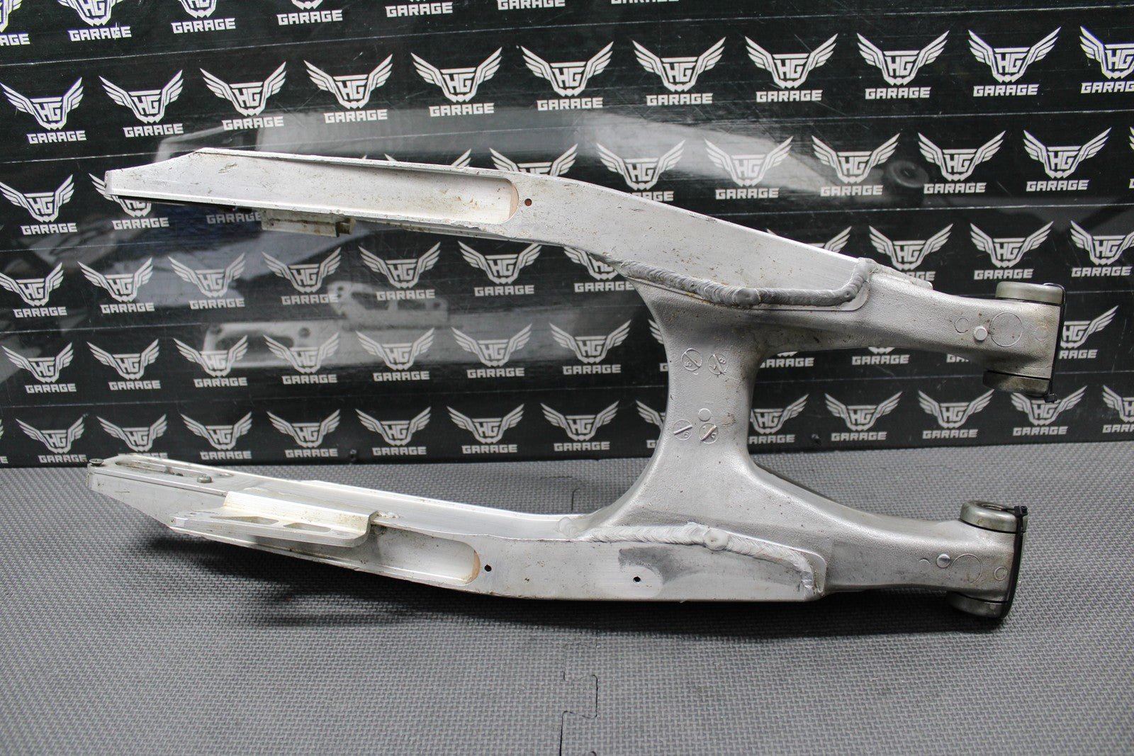 1988 HONDA CR125R OEM SWINGARM SWING ARM REAR SUSPENSION 52000 - KS6 - 830 GOOD! - hggarage
