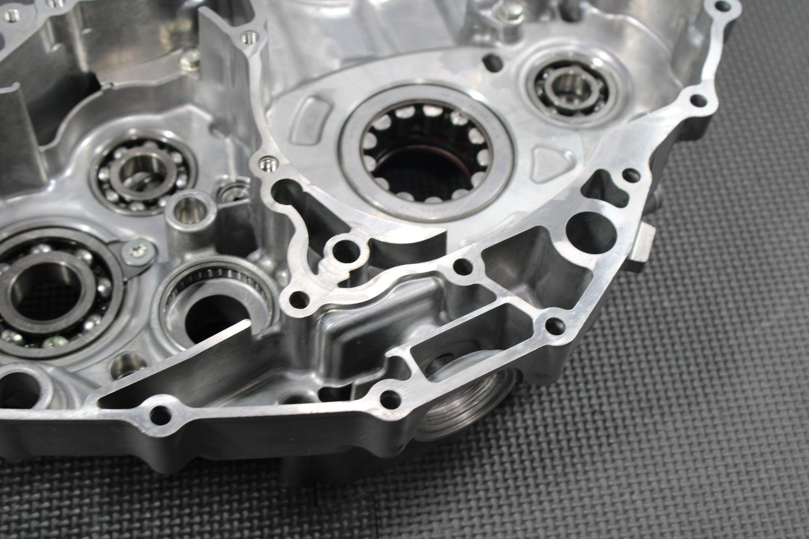 2019 HONDA 19 - 20 CRF450RX OEM LEFT ENGINE MOTOR CRANKCASE CRANK NEEDS REPAIR! - hggarage
