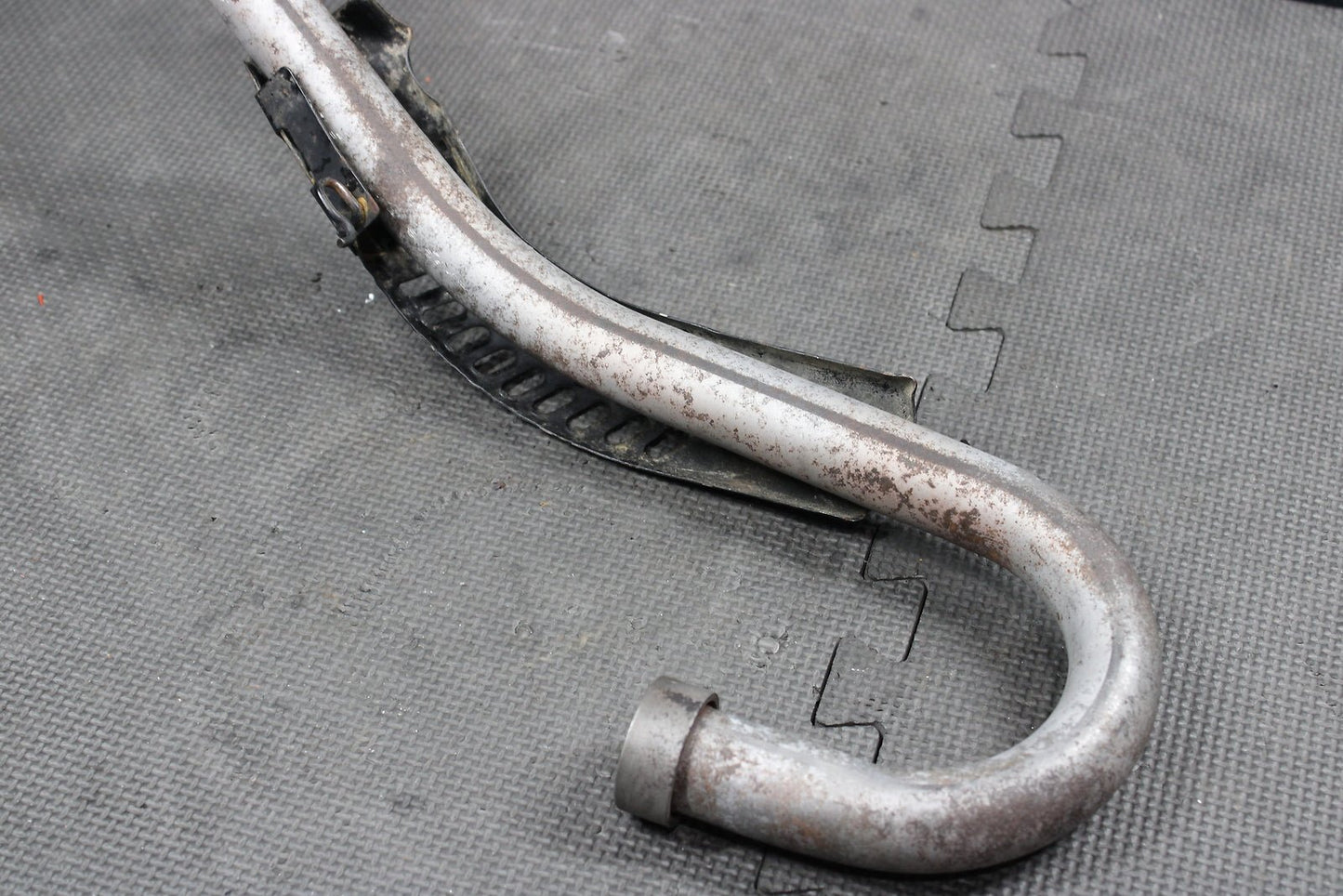 2002 Honda XR200R OEM Exhaust Pipe Chamber Header 18311 - KT0 - 670 - hggarage