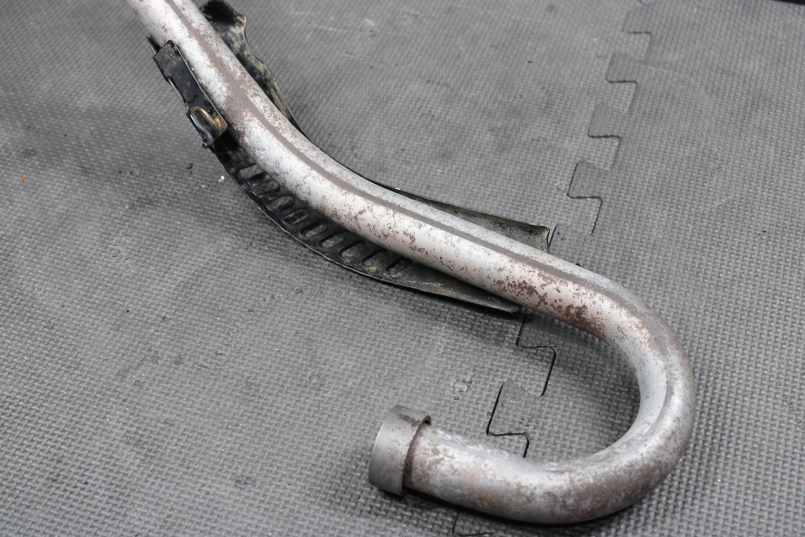 2002 Honda XR200R OEM Exhaust Pipe Chamber Header 18311 - KT0 - 670 - hggarage
