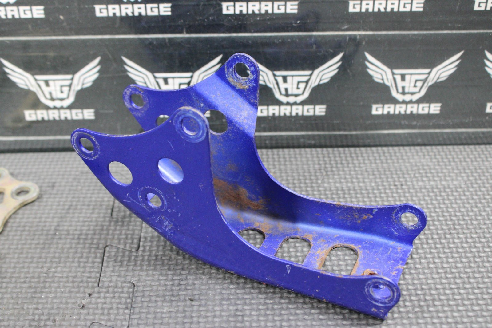 2000 YAMAHA 00 - 04 TTR125L OEM ENGINE MOTOR MOUNT STAY BRACKETS - hggarage