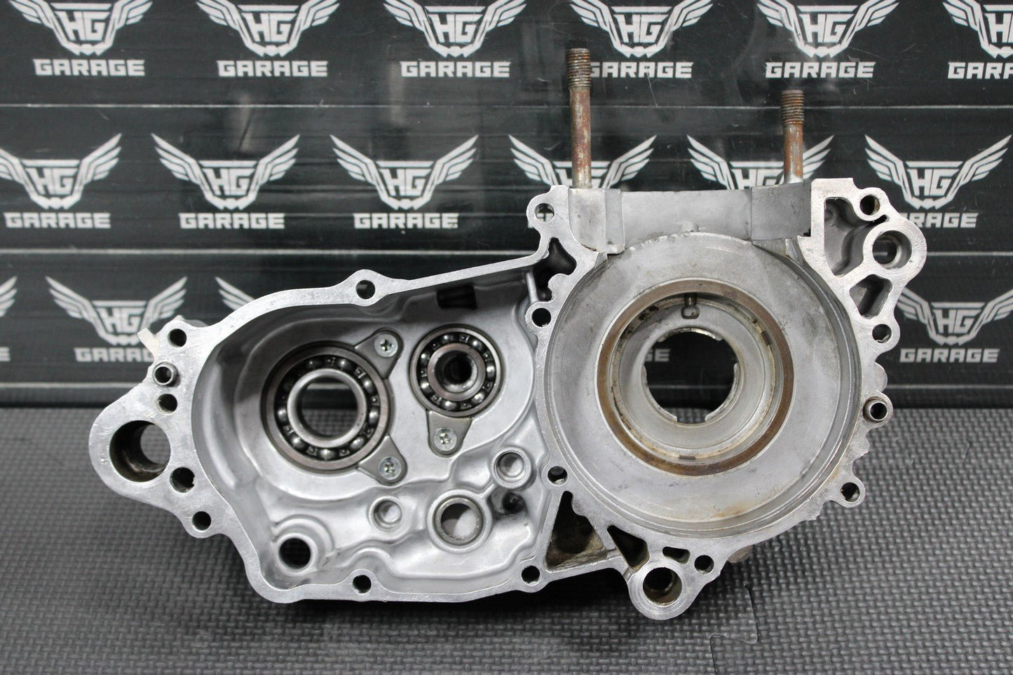 1997 97 - 99 KAWASAKI KX250 OEM LEFT ENGINE MOTOR CRANKCASE CRANK CASES BLOCK - hggarage