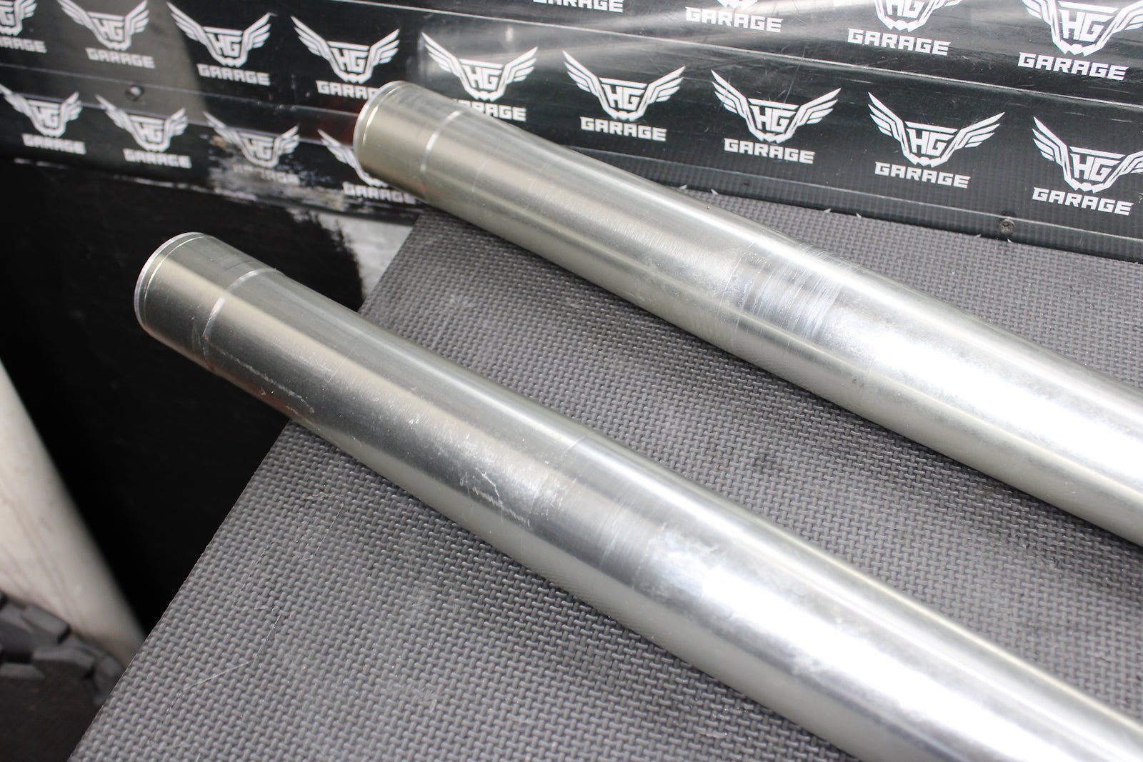 2003 Yamaha YZ125 OEM KYB Right Left Front Suspension Forks Shocks 5UN - 23102 - 00 - hggarage
