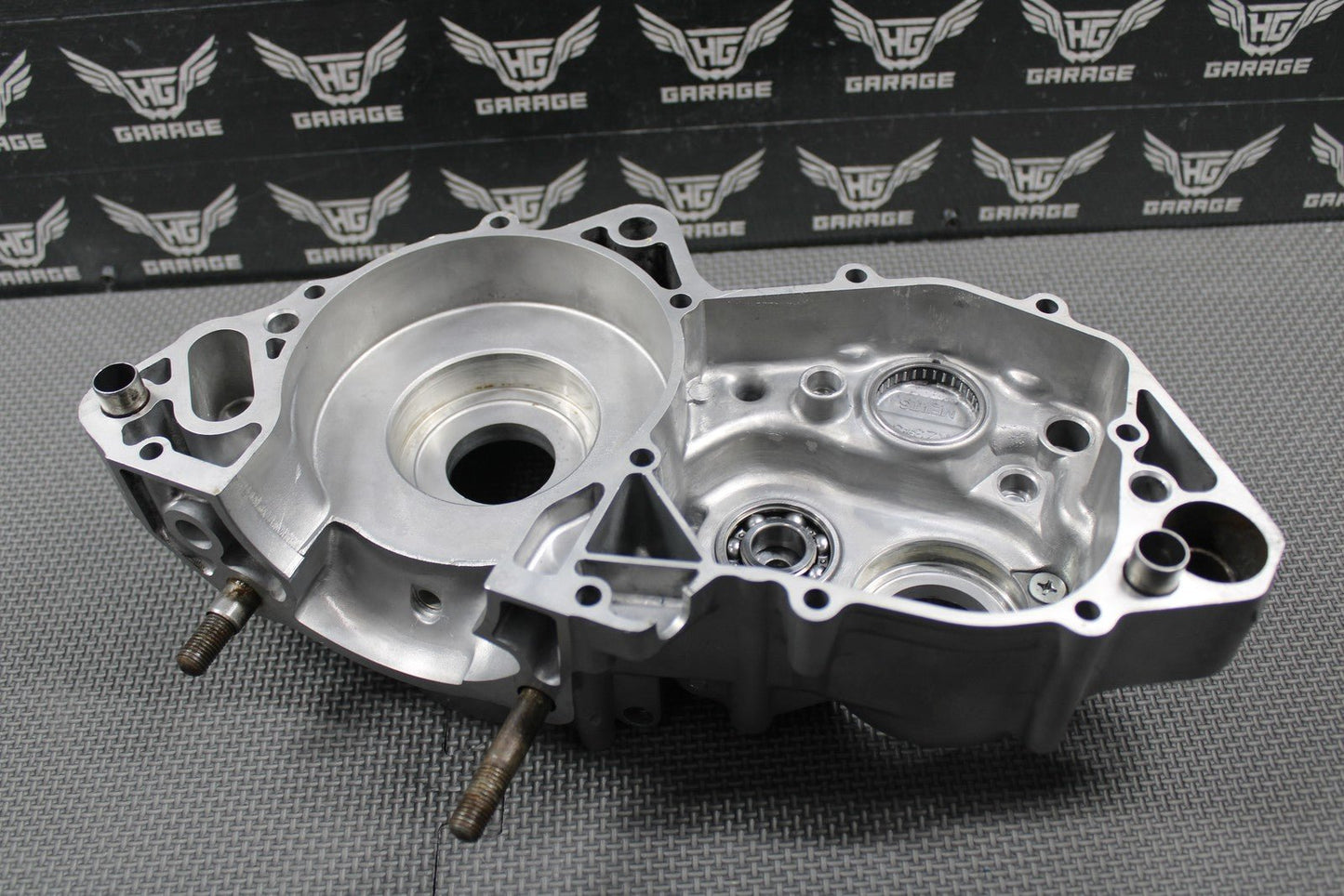 2000 2001 HONDA CR250R OEM LEFT ENGINE CRANKCASE CRANK CASE 11200 - KZ3 - P00 NICE!! - hggarage