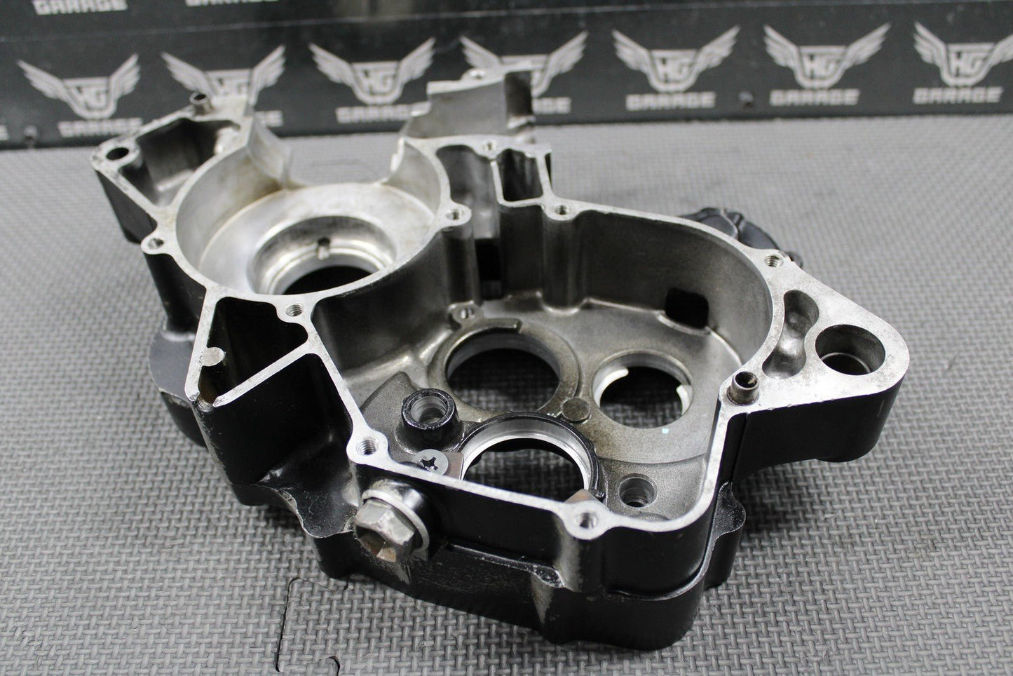 1988 HONDA CR125R OEM RIGHT ENGINE MOTOR CRANKCASE CRANK CASE 111A0 - KS6 - 830 GOOD - hggarage