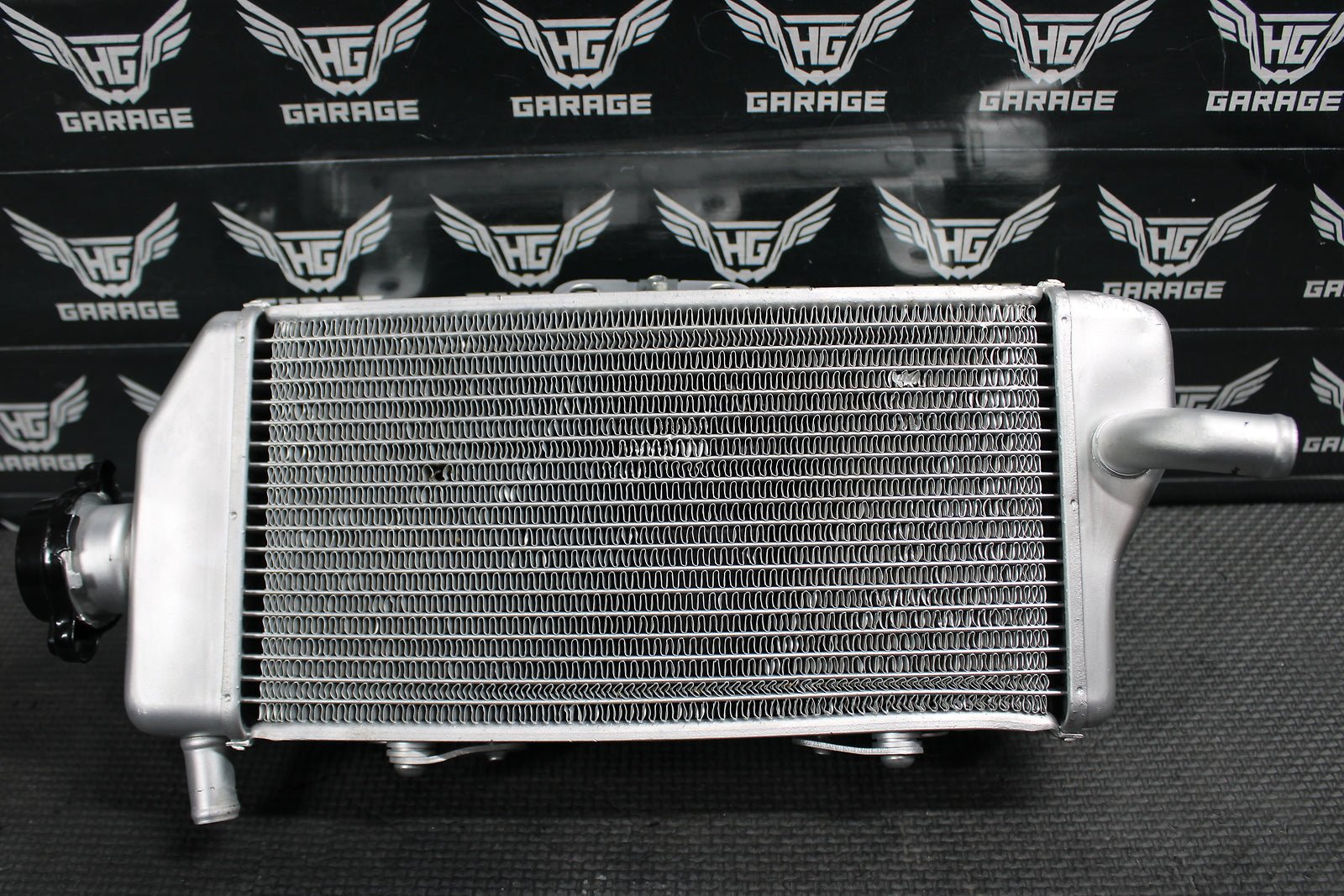 2006 Yamaha YZ450F OEM Right Fill Side Radiator Cooler Tusk Cap 2S2 - 12461 - 00 - 00 - hggarage