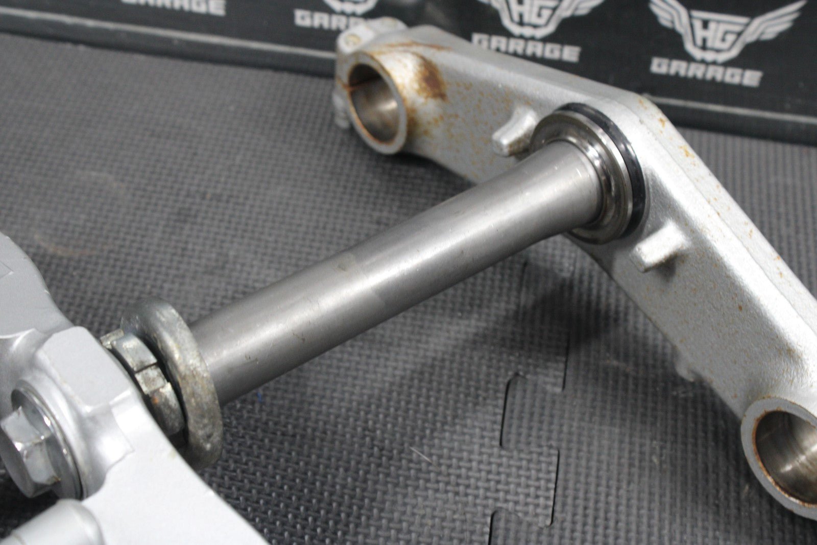 1987 YAMAHA TW200 OEM FRONT FORKS LOWER UPPER TRIPLE TREE STEM CLAMP ASSEMBLY - hggarage
