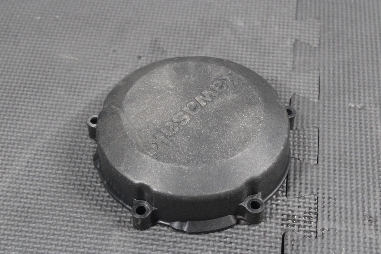 1986 KAWASAKI 86 - 87 KDX200 ENGINE RIGHT SIDE STATOR GENERATOR MAGNETO COVER - hggarage