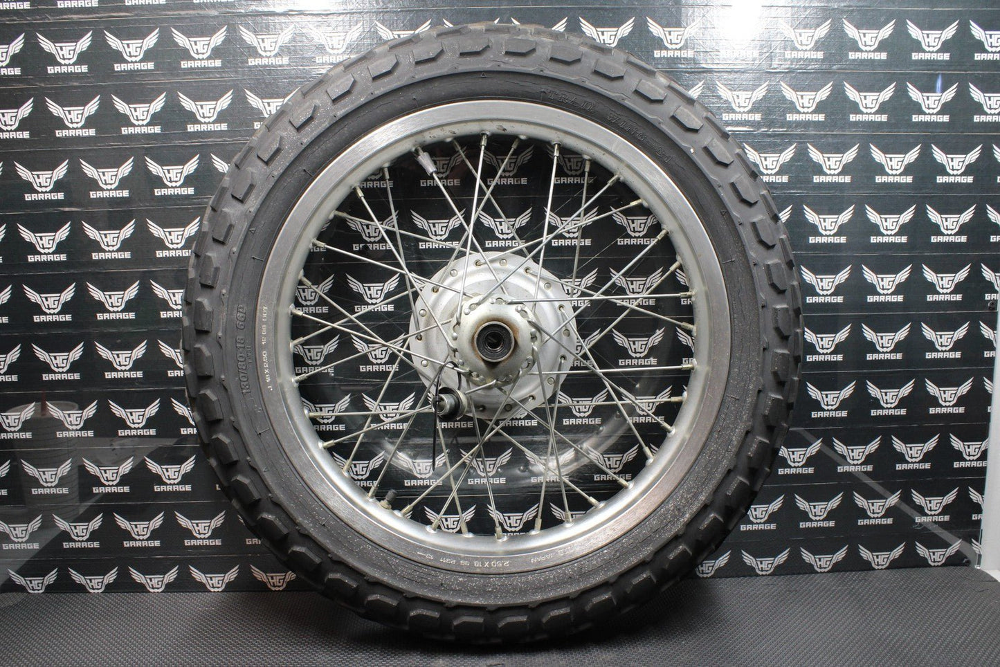 1987 YAMAHA TW200 OEM 18 X 2.50 FRONT WHEEL RIM 2JX - 25111 - 00 - 00 94425 - 18446 - 00 - hggarage