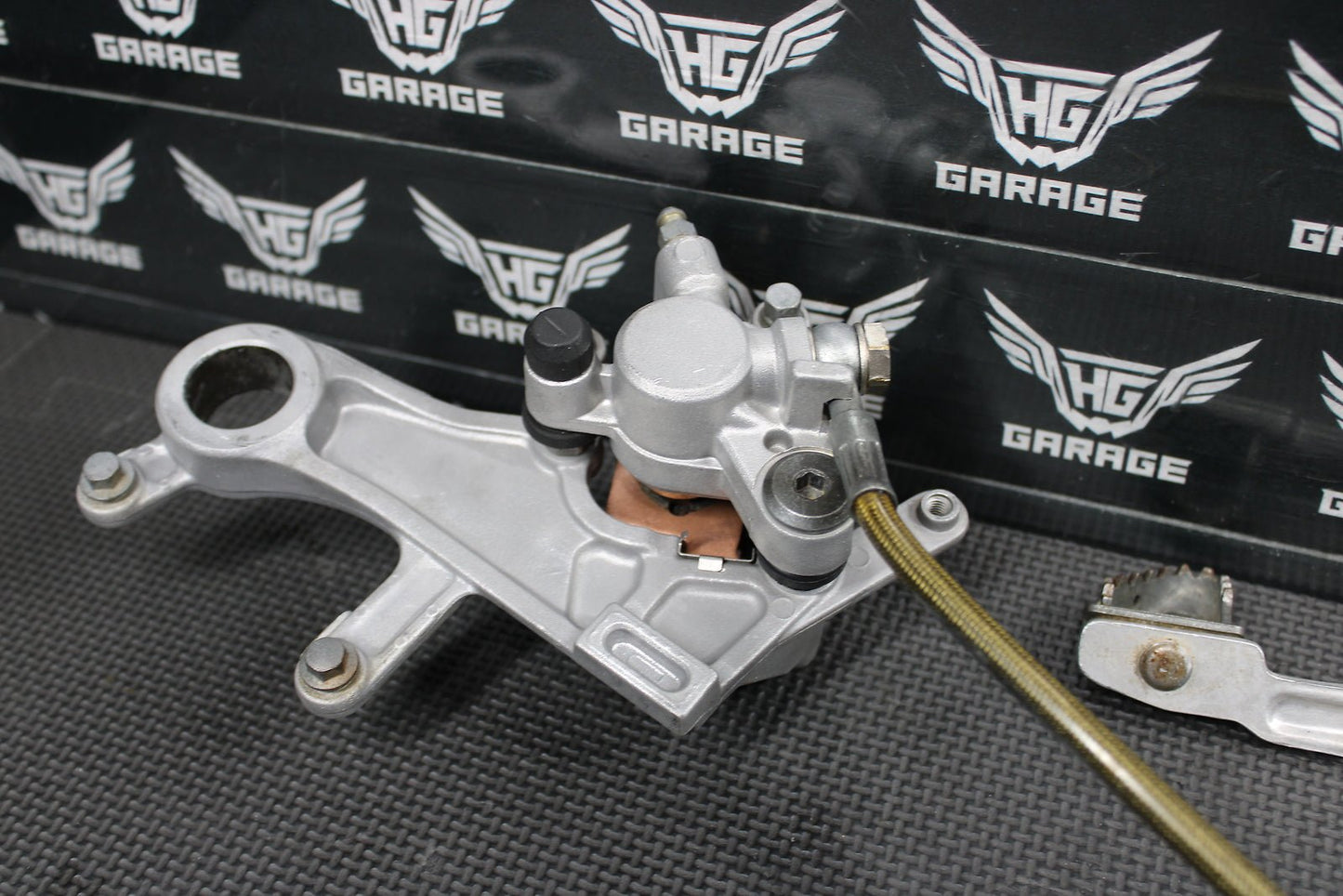 2009 HONDA CRF450R OEM NISSIN REAR BACK BRAKE CALIPER MASTER CYLINDER ASSEMBLY - hggarage