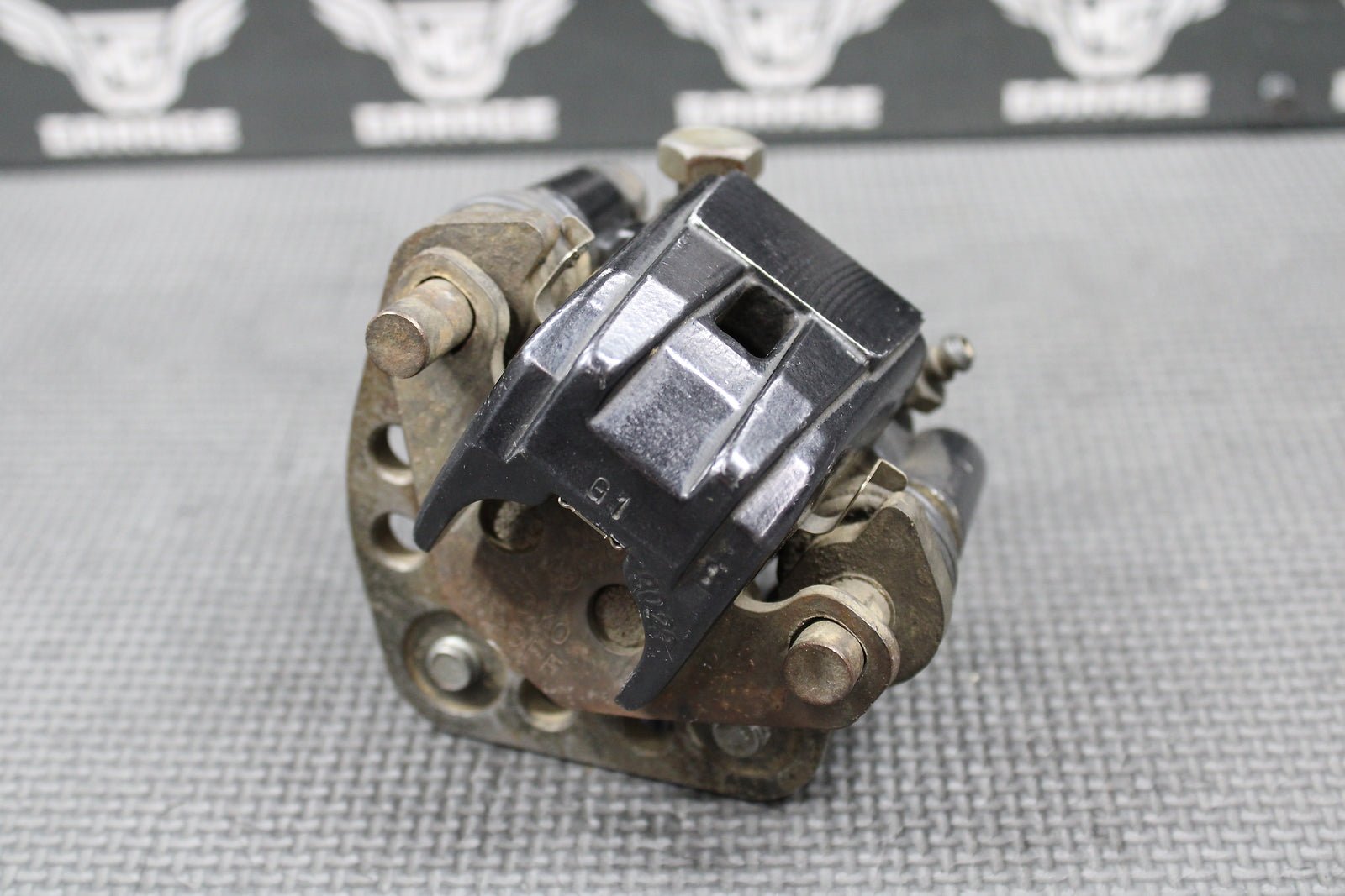 1984 1985 KAWASAKI KX80 OEM FRONT DISC BRAKE CALIPER & BRACKET 43041 - 1559 - hggarage