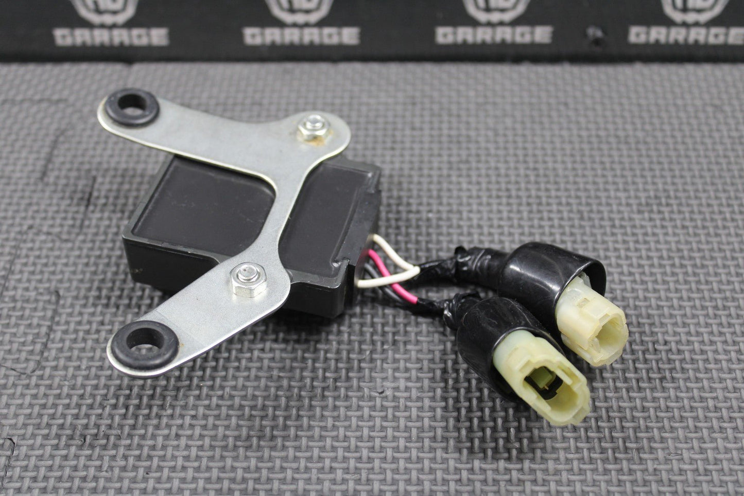 2020 YAMAHA 19 - 22 YZ250F OEM RECTIFIER VOLTAGE REGULATOR B7B - 81960 - 00 - 00 GOOD - hggarage