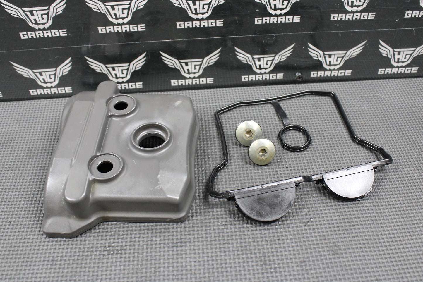 2018 SUZUKI RMZ450 OEM ENGINE MOTOR CYLINDER HEAD VALVE COVER COVER 11171 - 28H00 - hggarage