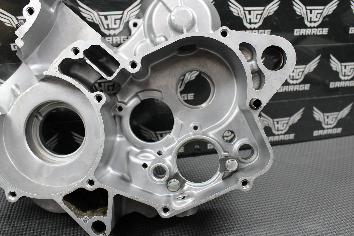 1999 99 - 02 HONDA CR125R OEM RIGHT ENGINE MOTOR CRANKCASE CRANK CASE BLOCK MINT! - hggarage