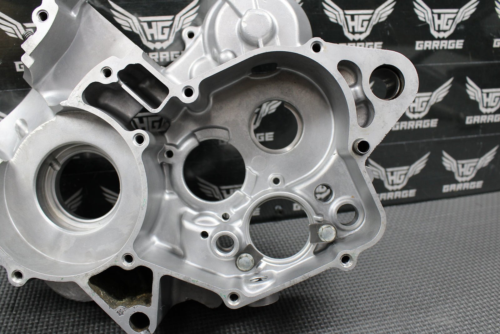 1999 99 - 02 HONDA CR125R OEM RIGHT ENGINE MOTOR CRANKCASE CRANK CASE BLOCK MINT! - hggarage