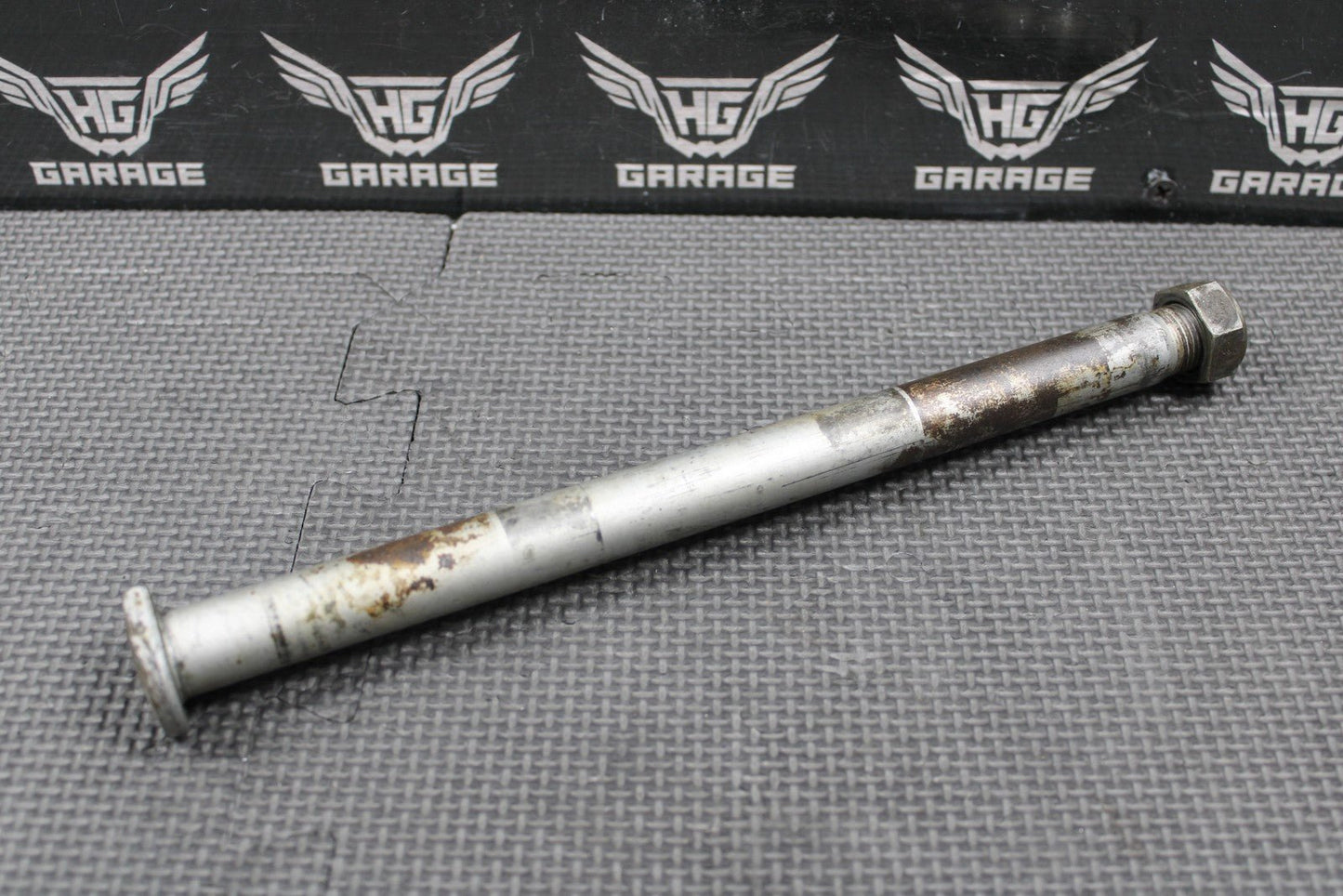 07 KAWASAKI KX250F OEM REAR BACK SWINGARM BOLT SUSPENSION PIVOT AXLE 33032 - 0012 - hggarage